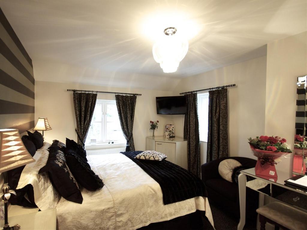 Y Garth Luxury Bed And Breakfast Dinas  Værelse billede