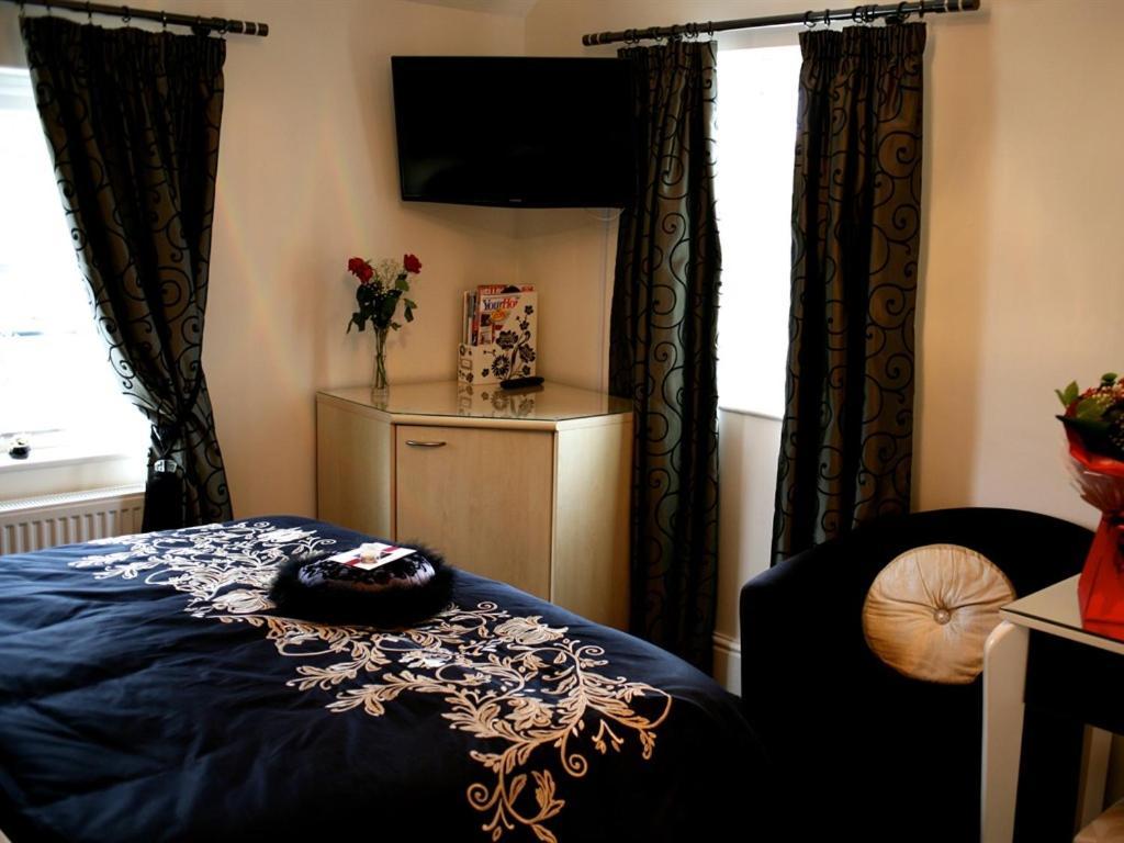 Y Garth Luxury Bed And Breakfast Dinas  Værelse billede